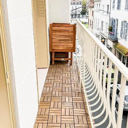 4 Etoiles En Centre De - Le Basile *