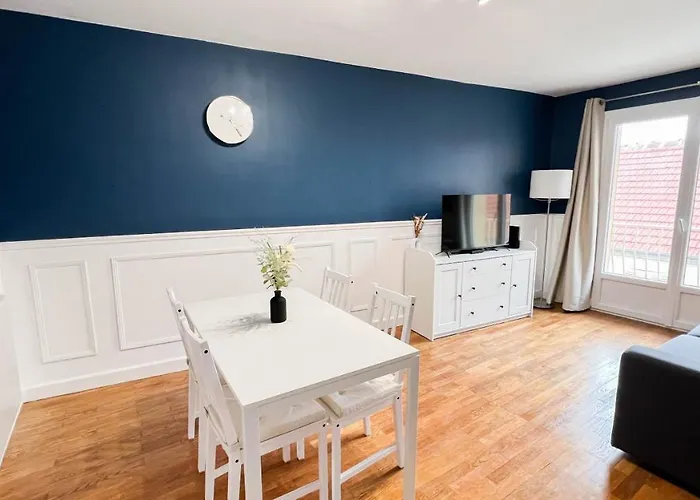 4 Etoiles En Centre De - Le Basile